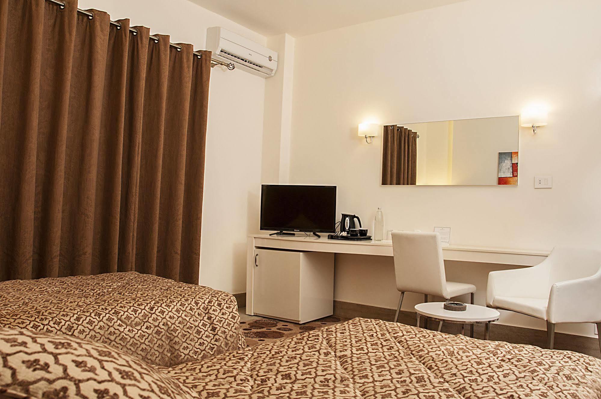 Marble Tower Hotell Beirut Exteriör bild